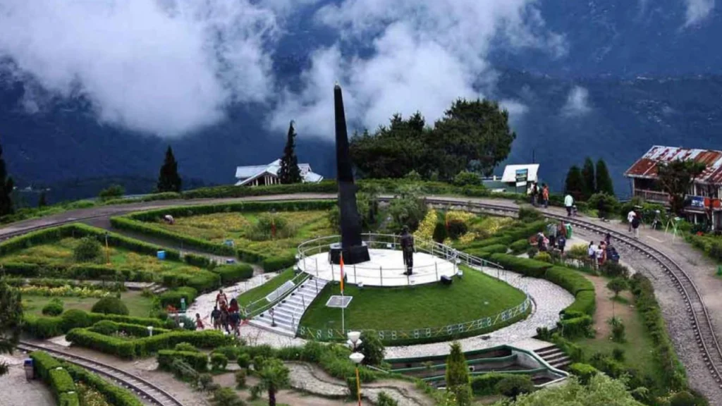 car rental lucknow holiday package